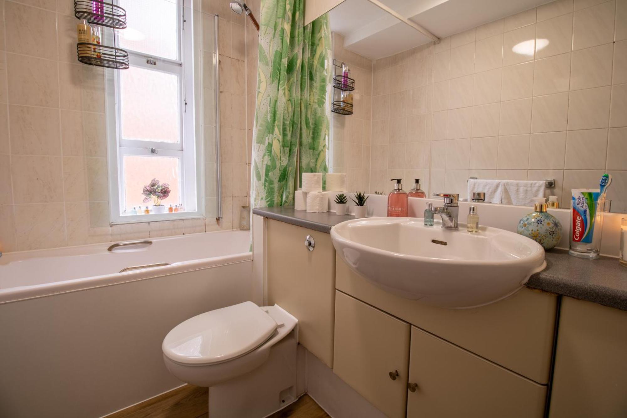 Cosy 2-Bedroom Apartment In Mayfair 8Cb - 4Th Floor No Elevator 런던 외부 사진