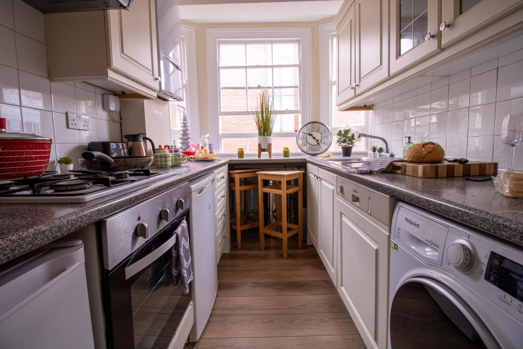 Cosy 2-Bedroom Apartment In Mayfair 8Cb - 4Th Floor No Elevator 런던 외부 사진