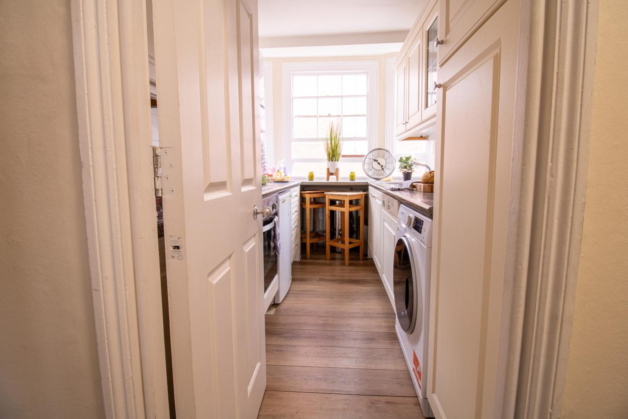 Cosy 2-Bedroom Apartment In Mayfair 8Cb - 4Th Floor No Elevator 런던 외부 사진